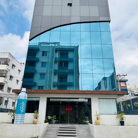 Wild Wings Premium Hotel Hyderabad Exterior foto